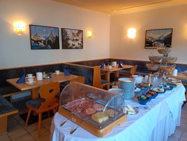 Frühstücksbuffet in der Pension Tirol in Nauders